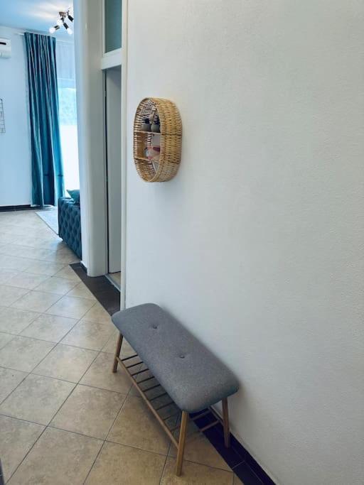 נאום Beautiful Fully Renovated Apartment By The Sea, Large Balcony With Enchanting Views מראה חיצוני תמונה